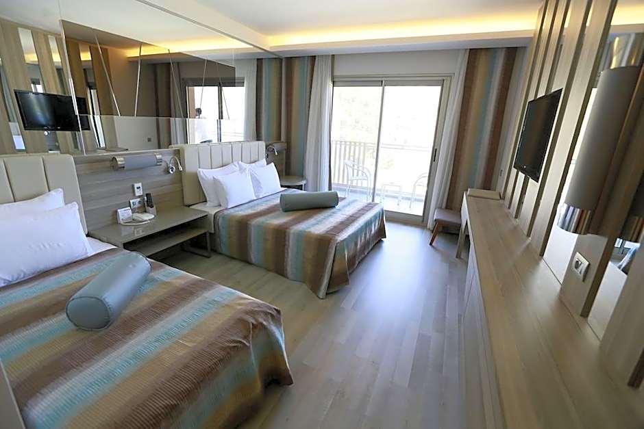 Turunc Premium Hotel