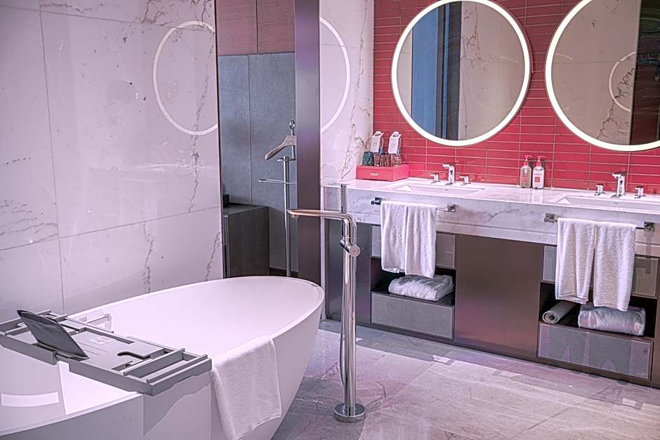 Crowne Plaza Qingdao Jinshui By IHG