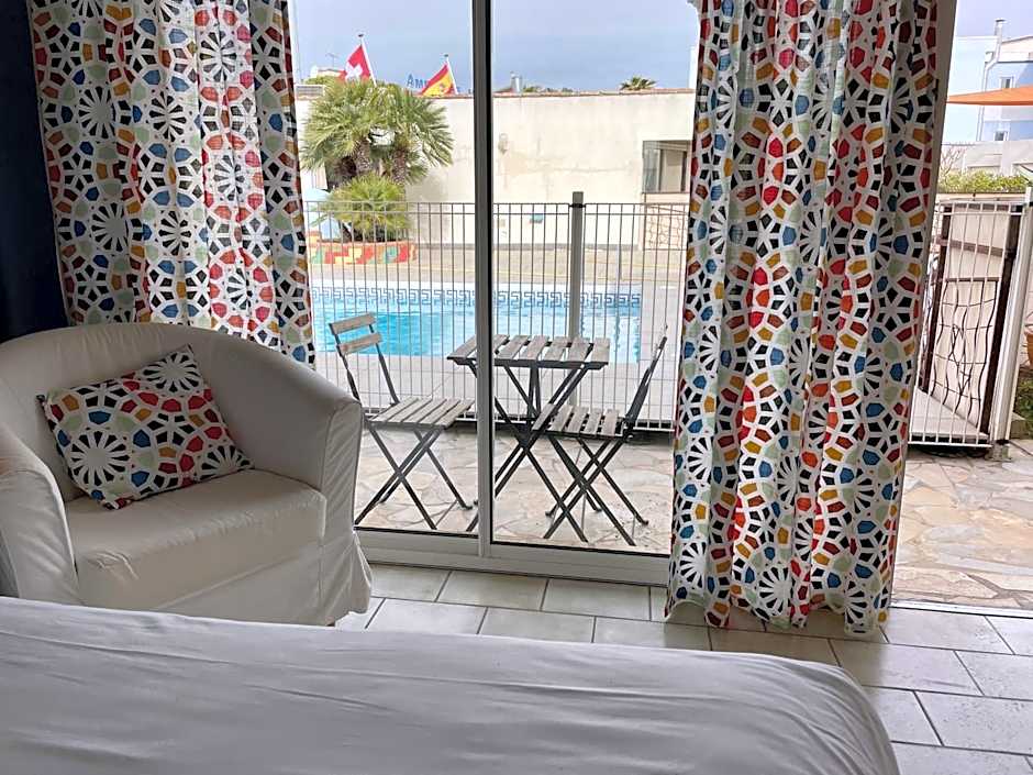 Amerique Hotel Palavas Montpellier Sud -LOGIS-