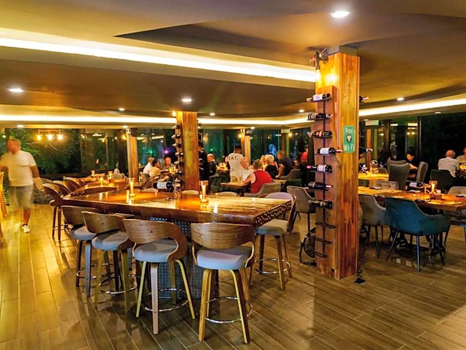 Oceanview Bungalows by EAT, Karon Beach