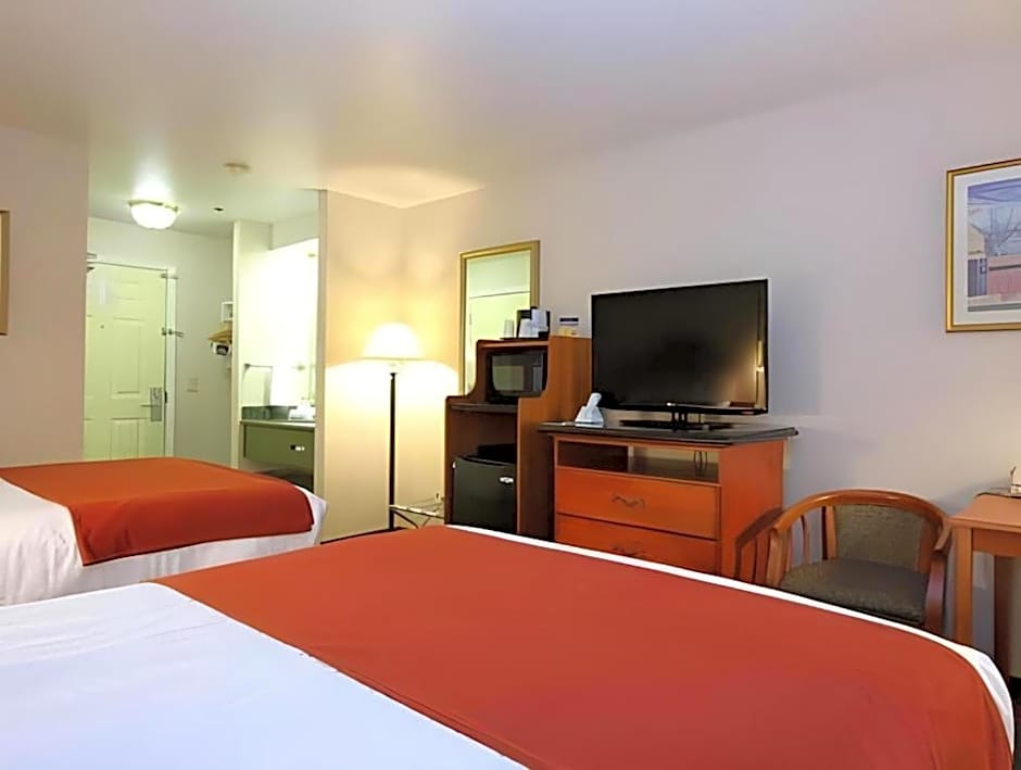 Best Western Plus Twin View Inn & Suites