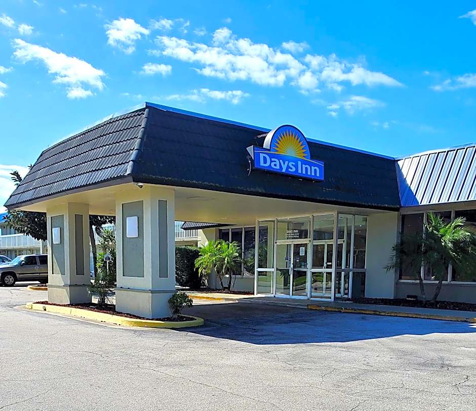 Days Inn by Wyndham Titusville Kennedy Space Center