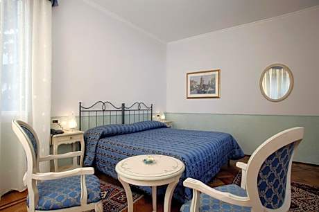 Double or Twin Room with Private Bathroom