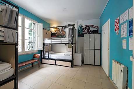 Bed in 6-Bed Mixed Dormitory Room Ensuite