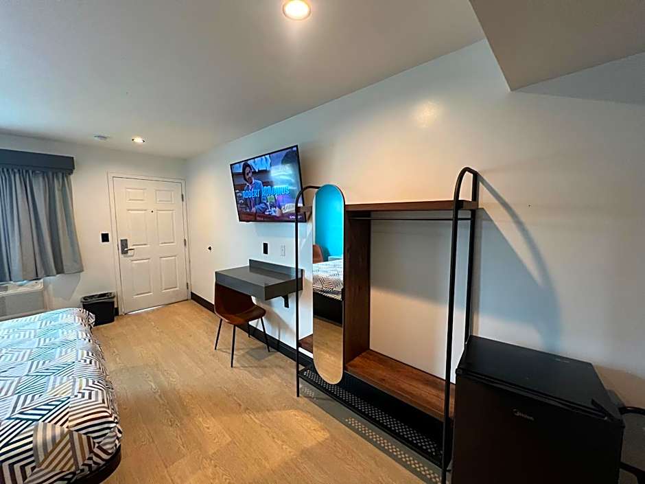 Palm Inn - Newly Renovated Rooms