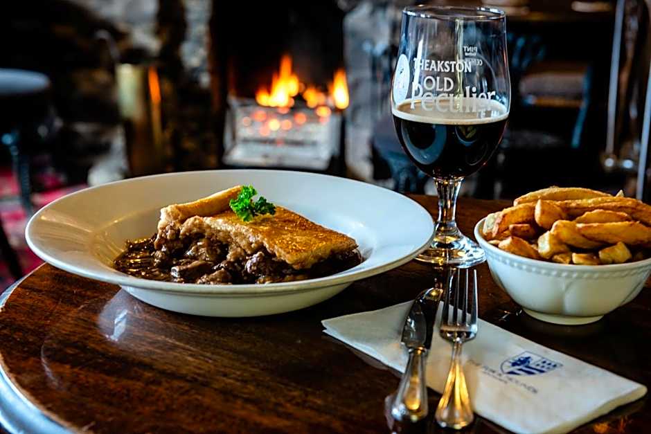 The Fox & Hounds Inn & Camping Pods