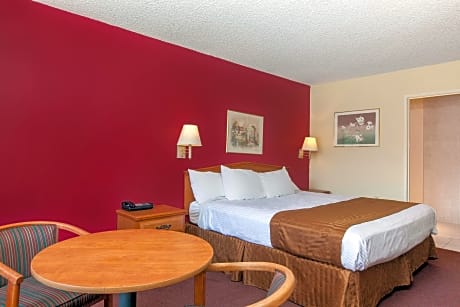 1 King Bed Accessible Ns