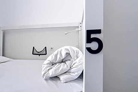 6-Bed Mixed Dormitory Room