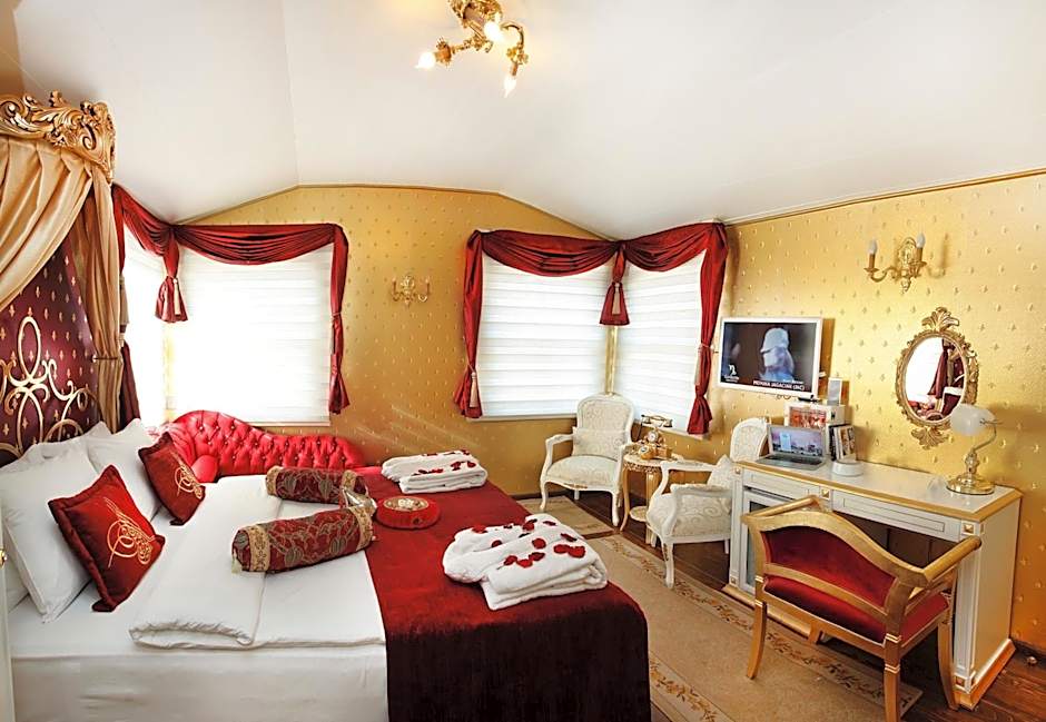 Photo 1 of 7 of Honeymoon Suite, Jacuzzi®