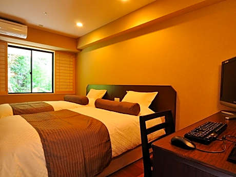 Twin Room - Single Use, Non-Smoking