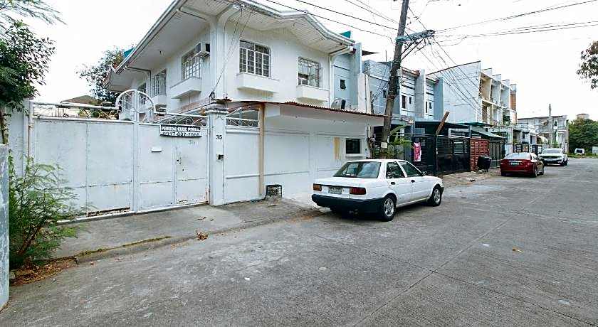 RedDoorz @ Malibu Room BF International Las Pinas