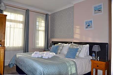 King room Ensuite with king size bed with Cabrio Balcony