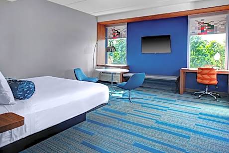 Aloft, 1 Bedroom Suite, In Loft: 1 King