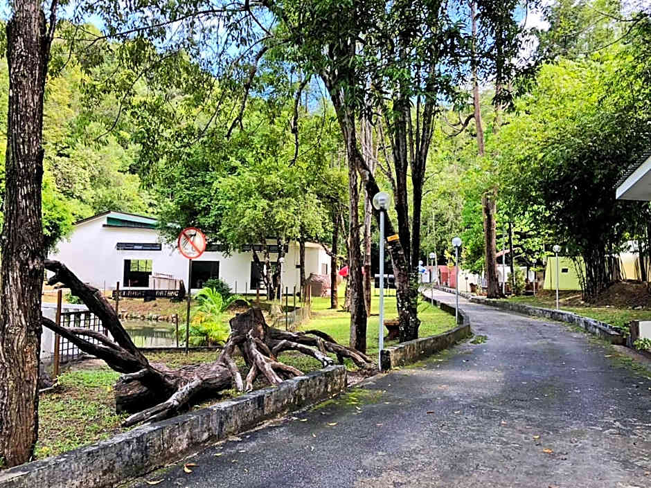 Eco Capsule Resort – Teluk Bahang, NY