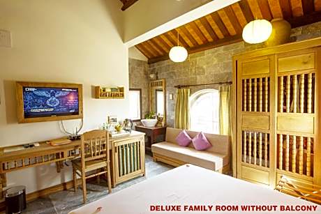 Deluxe Family Room with Window