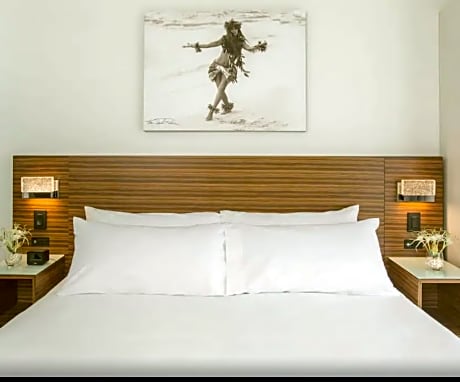 Oversized 2 King Kamehameha 2 Bedroom Suite