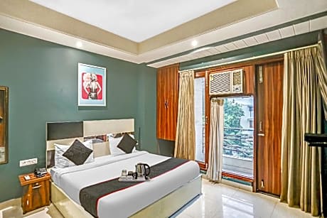 Qotel Hotel Church House Rohini Sector 15