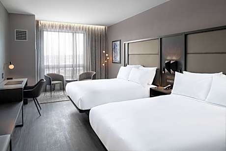 Queen Room with Two Queen Beds - Hearing Accessible