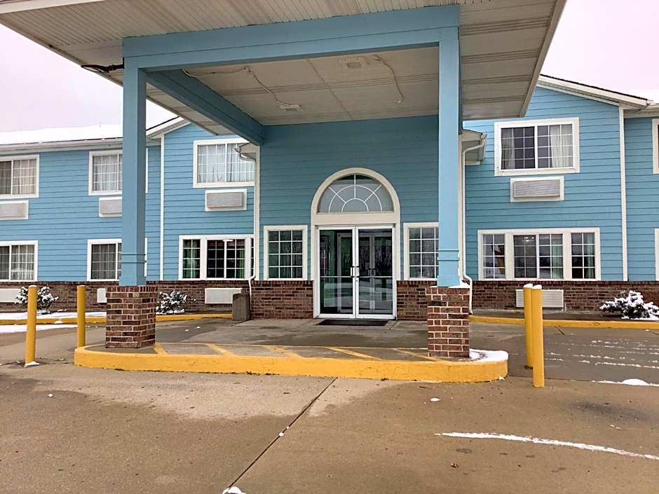 Super 8 by Wyndham Riverside/Kansas City