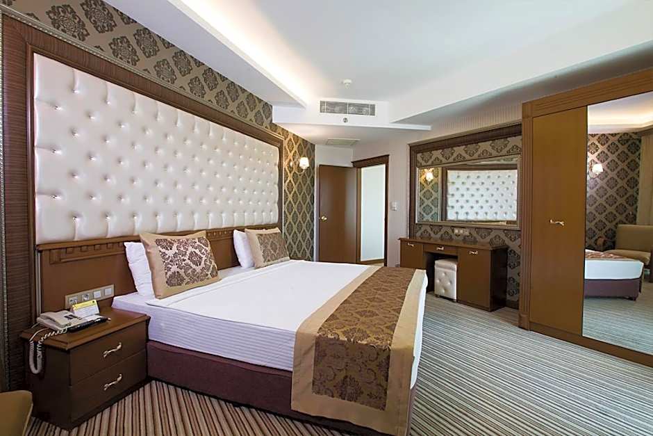 Photo 1 of 50 of Grand Altuntas Hotel