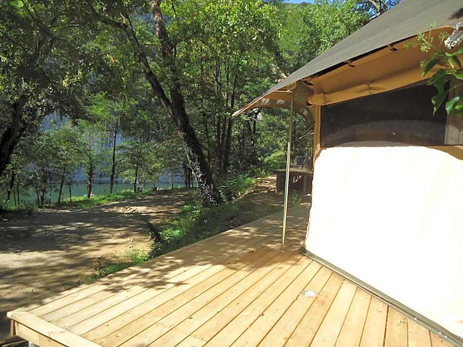 Prehistoric Lodge - Adult Only