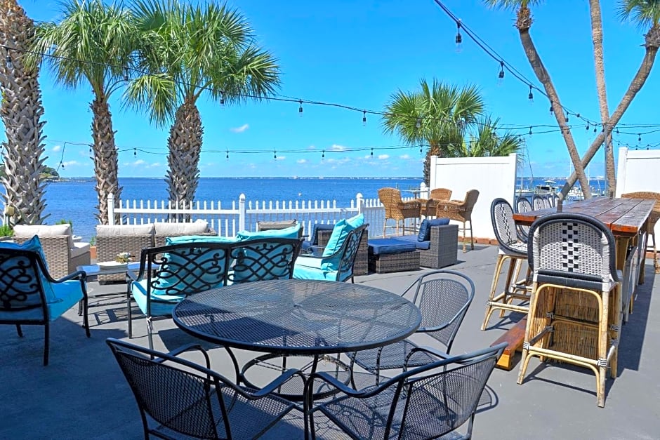 Quality Inn & Suites on the Bay near Pensacola Beach