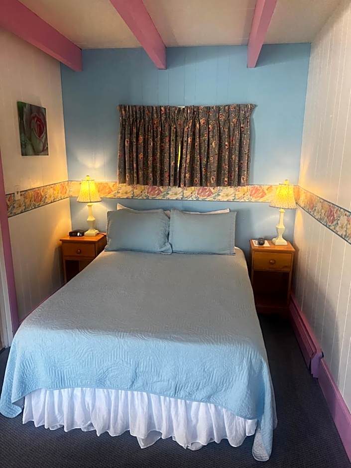 Claddagh Motel & Suites