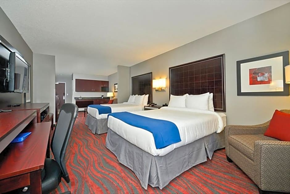 Holiday Inn Express & Suites Utica