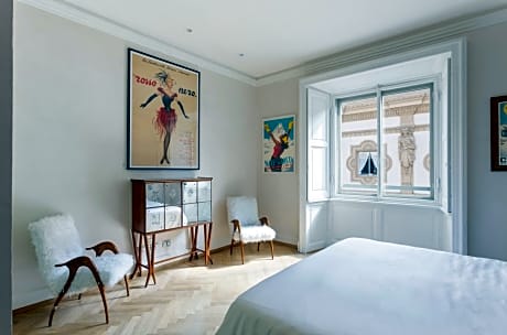Deluxe Room with Gallery View