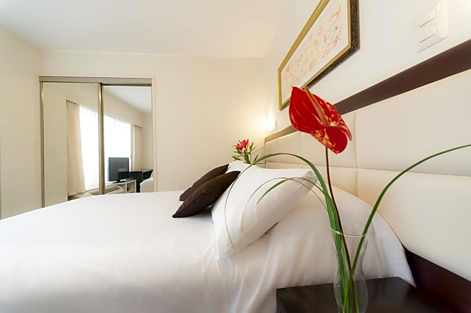 Roosevelt Hotel & Suites