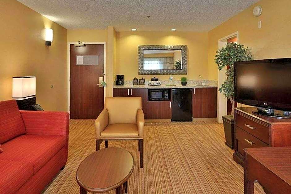 Sonesta Essential Junction City