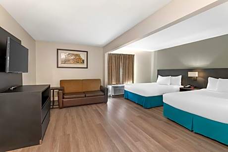 2 Queen Beds Efficiency Suite Nonsmoking