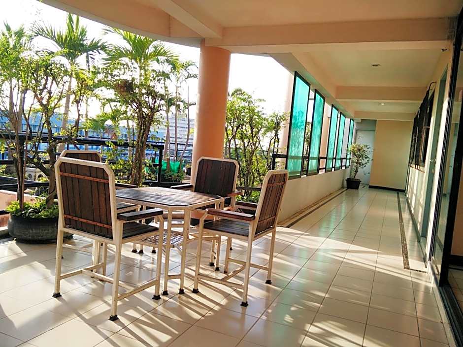 Grand Residence Ngamwongwan 19