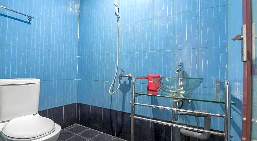 RedDoorz @ Batam Center 2