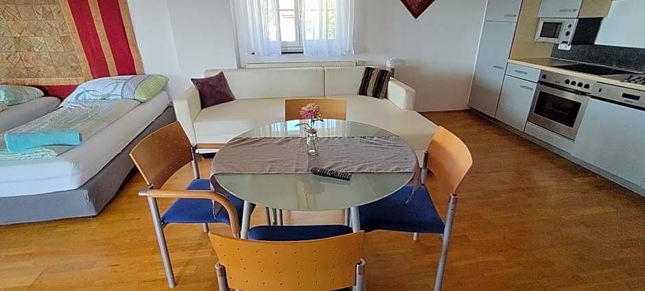 Geinberg Suites & Via Nova Lodges