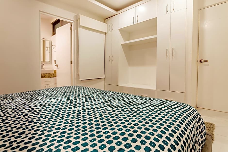 Mararena Family Apartments & Long Stay Living - Steps from 5th Avenue