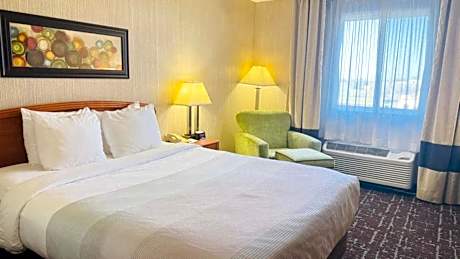 Queen Room - Non-Smoking