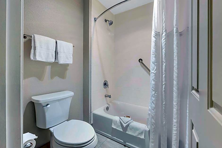 Best Western Plus Grand Manor Inn
