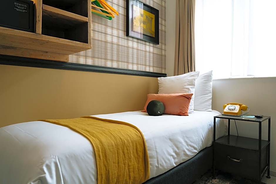 MAX BROWN HOTEL CANAL DISTRICT