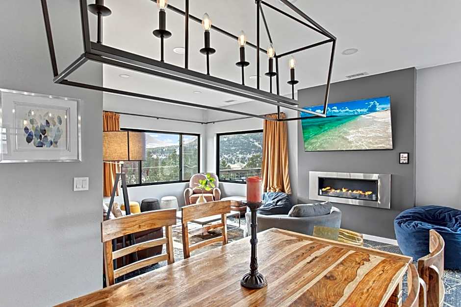 Coyote Mountain Lodge