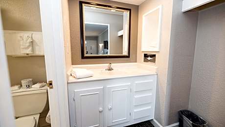 1 Corner King Bed Non Smoking