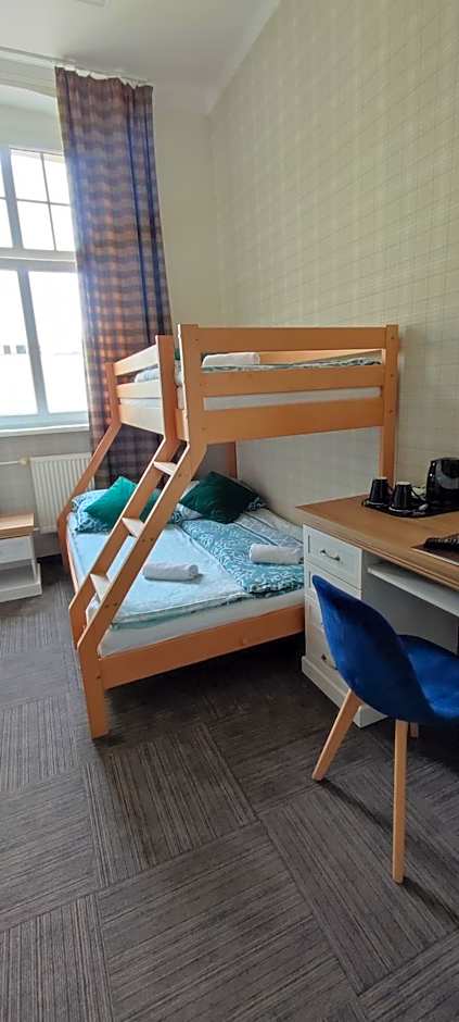 Hostel Night o'clock