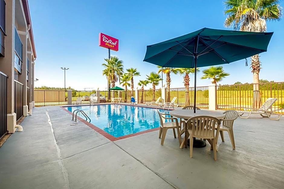 Red Roof PLUS+ Hammond