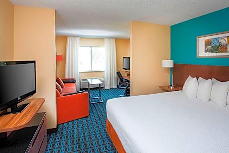 Room, 1 King Bed (Hearing Accessible) (1 King Bed)