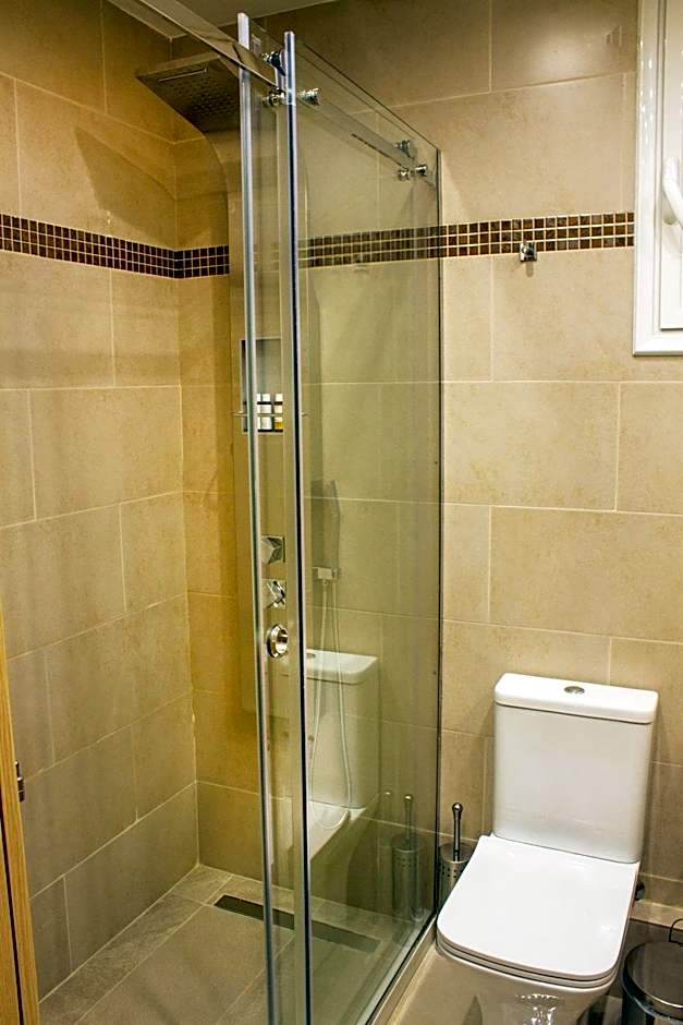 12 Keys Athens Apartments