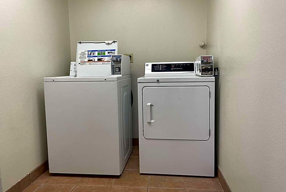 Super 8 by Wyndham Amarillo Central TX