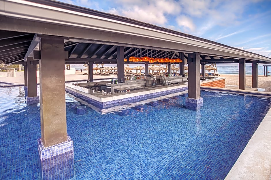 Royalton Blue Waters Autograph All-Inclusive Resor
