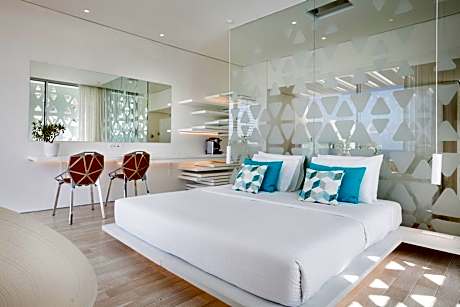 Ultimate Dream Suite with Private Pool and Sea View