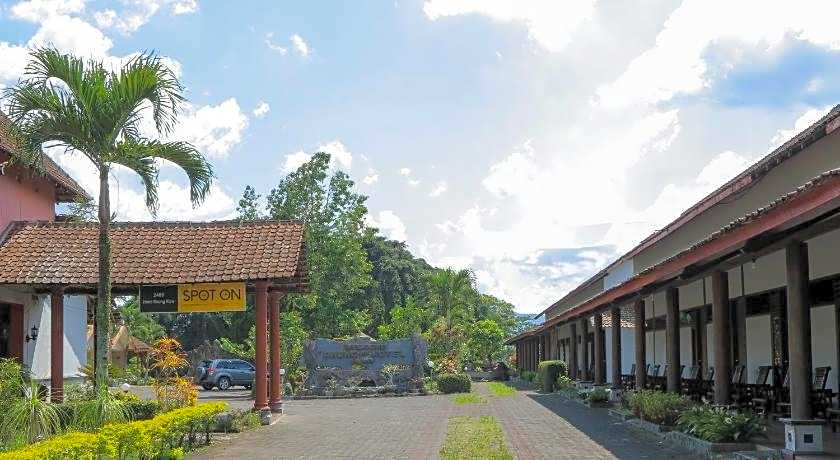 SPOT ON 2465 Hotel Raung View