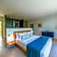 La Maison d'Ulysse - Luxury 4BR Villa Surrounded by Rice Paddies